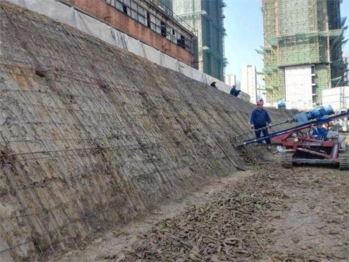 东区建筑边坡支护
