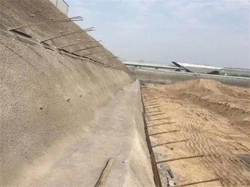 东区河道边坡加固
